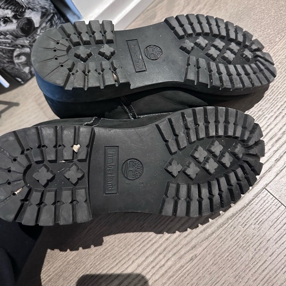 Great condition Men’s Black Timberlands - Picture 2 of 4